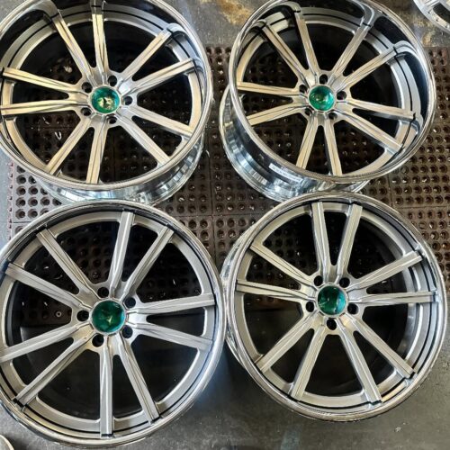 22″ Premium Staggered Forged Wheels – Gunmetal Centers & Chrome Lip (5×4.75 Bolt Pattern)