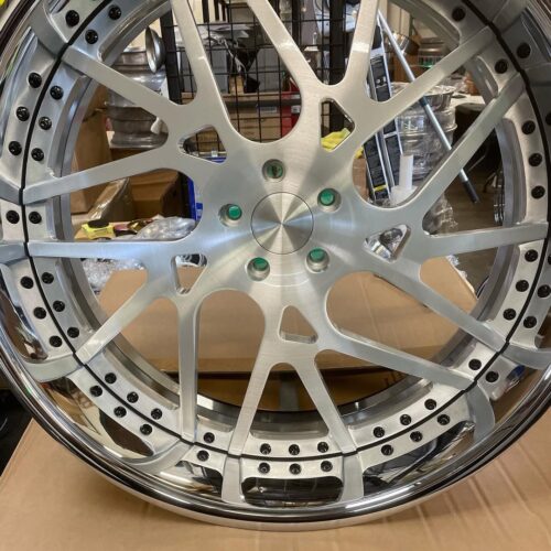 26″ Premium Staggered Forged Wheels – Brushed Aluminum Face & Chrome Lips (5×5 Bolt Pattern)