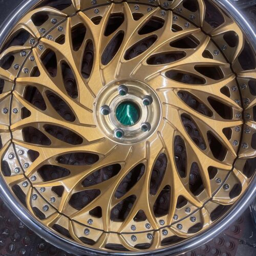 26″ Premium Staggered Forged Wheels – Polished Gold Face & Chrome Lips (5×5 Bolt Pattern)